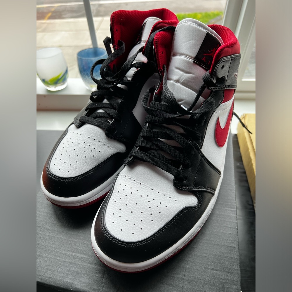 Nike Air Jordan 1 Mid 554724-132